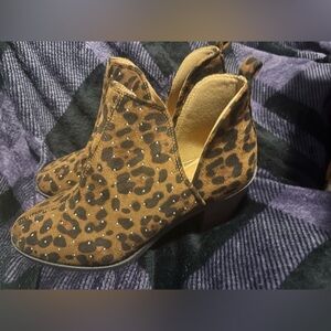 Stylish Leopard Print Ankle Booties